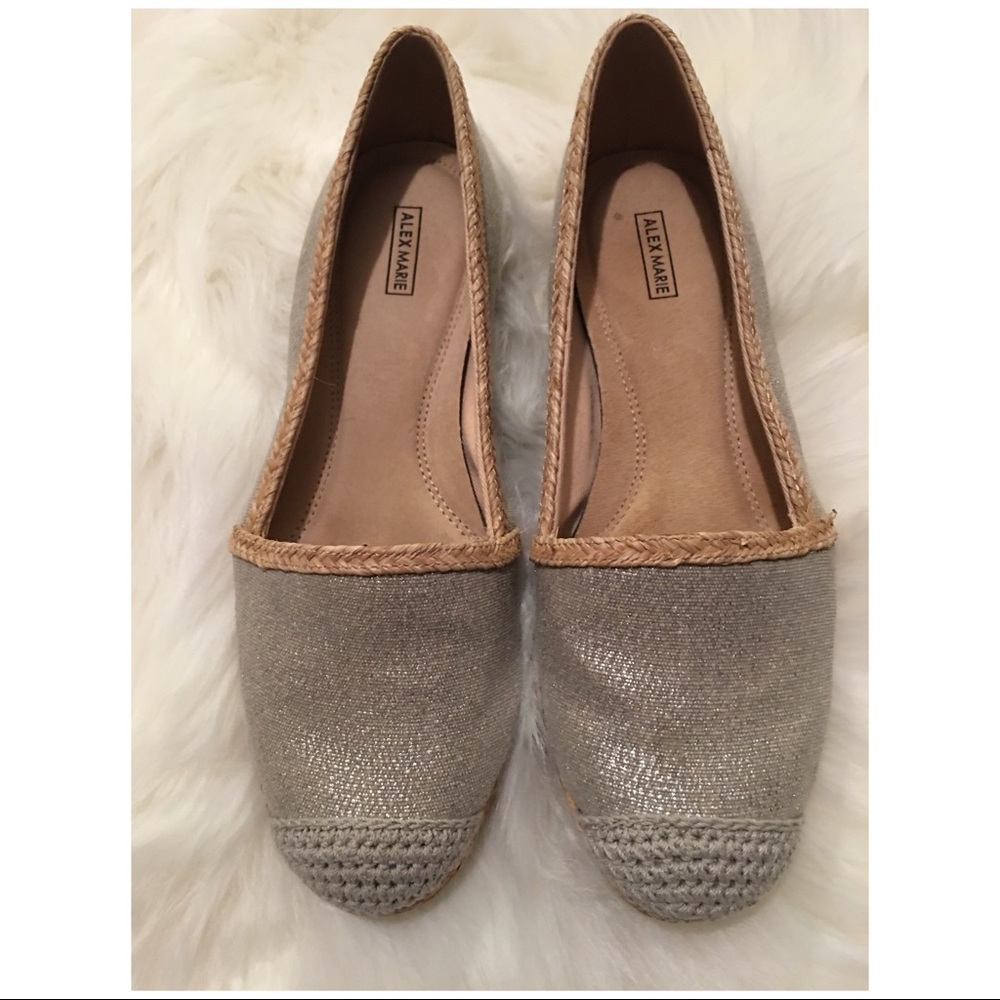 🥂NWOT Alex Marie silver espadrilles